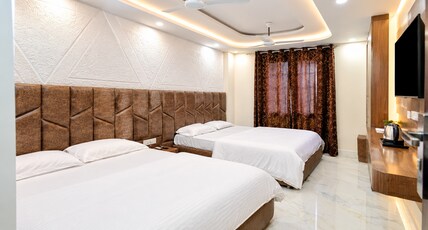 Hindustan Royal Inn Room Type - Superior Quad Bed Room Hindustan Royal Inn Room Type - Superior Quad Bed Room