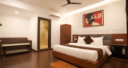 Hotel Ellora Inn Sultanpur Room Type - Luxury Room