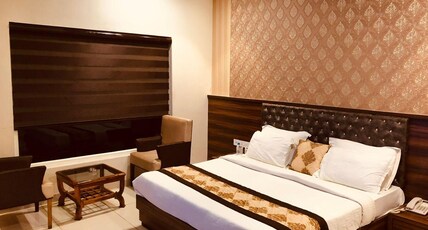 HOTEL SILVER STONE Room Type - Premium Room