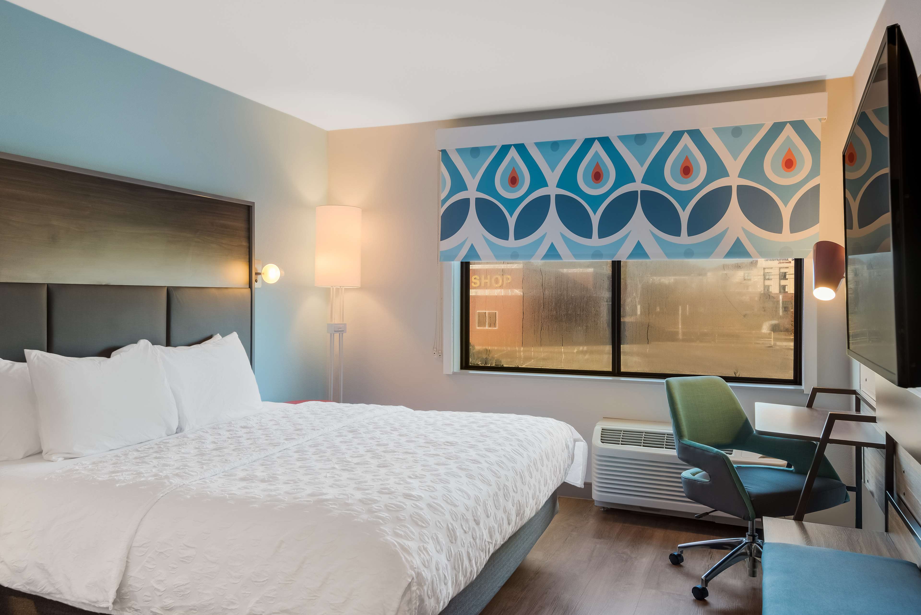 Tru by Hilton Greensboro - Tap to explore photos