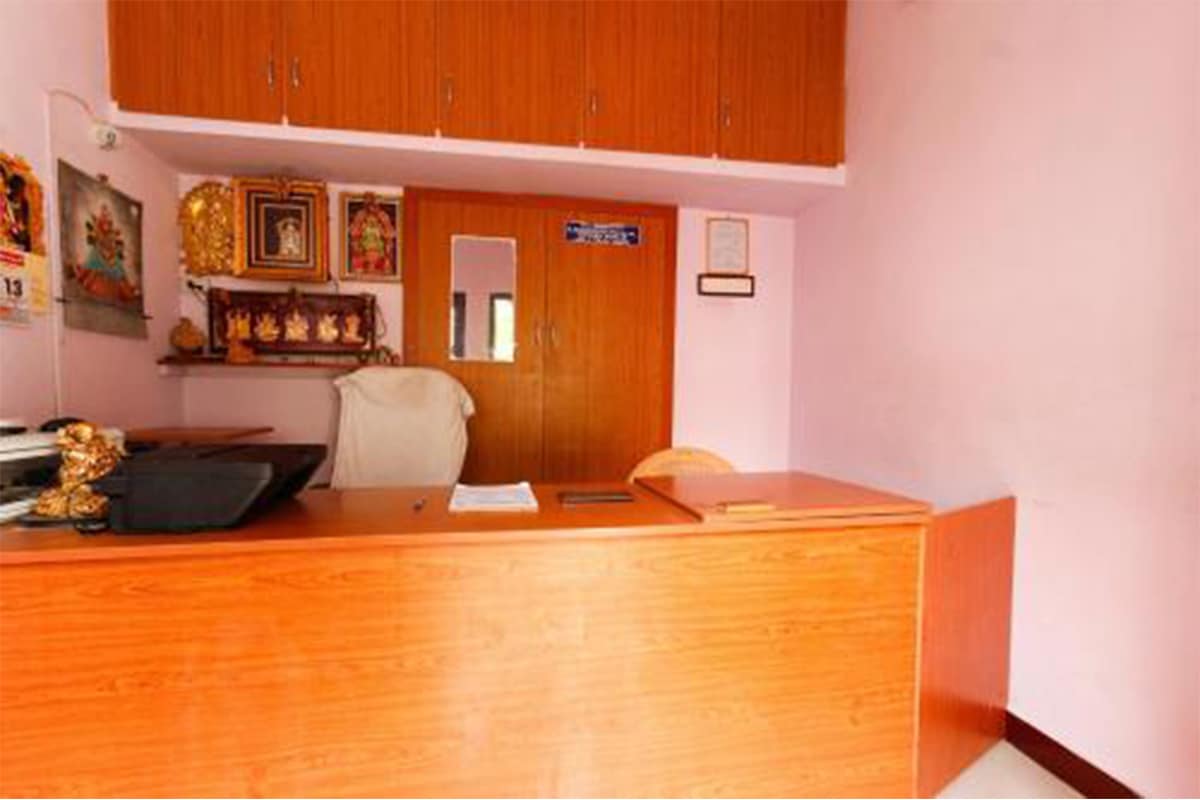 SRI THIRUMALAI MAHAL ROOMS - Tap to explore photos