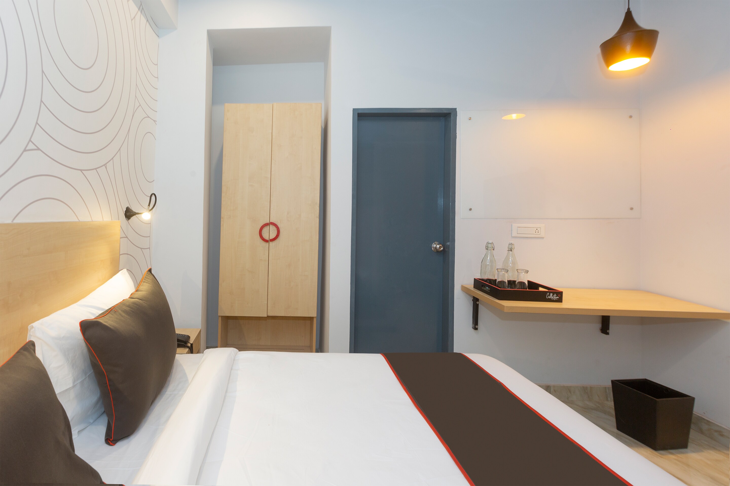 Hotel O by OYO The Royal Collection - Tap to explore photos