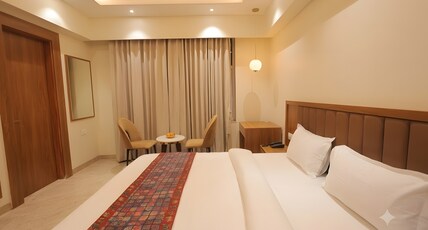 Sawarthia Sewa Sadan, Ayodhya Room Type - Suite