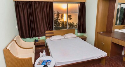 Rajhans Hotel And Resort Room Type - Super Deluxe Room
