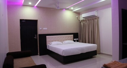 Shri Subham Residency Room Type - Deluxe Executive Paradise