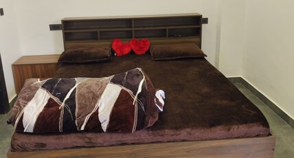 Steam and pool Room Type - roof top room