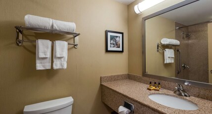Best Western Plus Barrie Room Type - Suite - 3 Queen Beds, Non-Smoking, Tower, Microwave And Refrigerator, High Speed Internet Access, Fu Best Western Plus Barrie Room Type - Suite - 3 Queen Beds, Non-Smoking, Tower, Microwave And Refrigerator, High Speed Internet Access, Fu