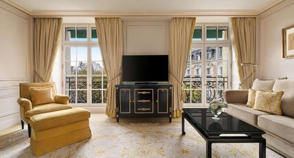 Shangri-la Hotel Room Type - La Suite Bonaparte 1 King