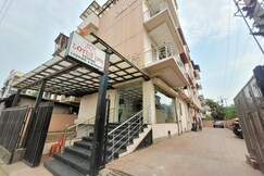 Lotus Inn | Fooding Lodging & Banquet