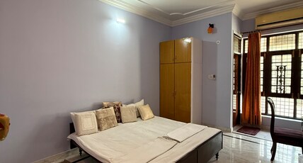 Sanjeev & Jyotsnas Decent Homestay Room Type - Executive Room