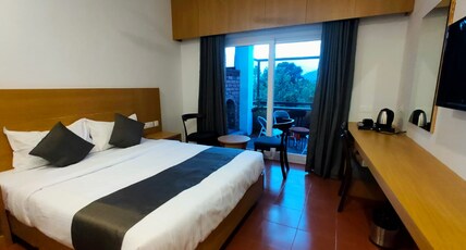 Agin Court Kuttikanam Room Type - Deluxe Room with Balcony