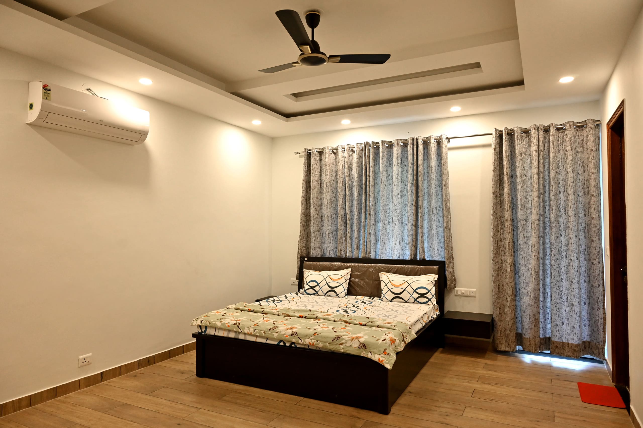 Homestay with Modern Amenities - Tap to explore photos
