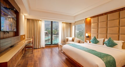 SVH A Centrally Heated/AC Luxury Boutique Hotel Room Type - Luxury Rooms (Private Mountain View Balcony) SVH A Centrally Heated/AC Luxury Boutique Hotel Room Type - Luxury Rooms (Private Mountain View Balcony)