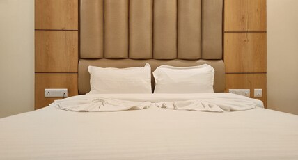 Hotel Grand Lotus Room Type - Deluxe King AC Room