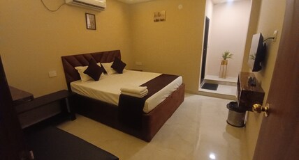 Hotel Venus Room Type - Delux Double- AC Hotel Venus Room Type - Delux Double- AC