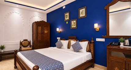 Wonder View Palace, A Lake Pichola Hotel Near Ambrai Ghat Udaipur. Room Type - Deluxe Heritage Room