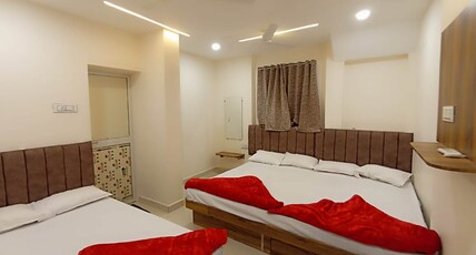 Vishala Stays Room Type - 6 Bedded Room