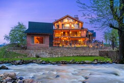 StayVista at Timber @ Swiss Chalet - Tangmarg