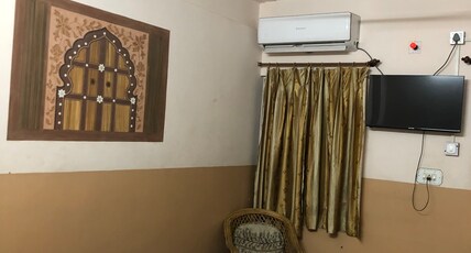 Jamna Vilas Guest House Room Type - Deluxe Double AC Room