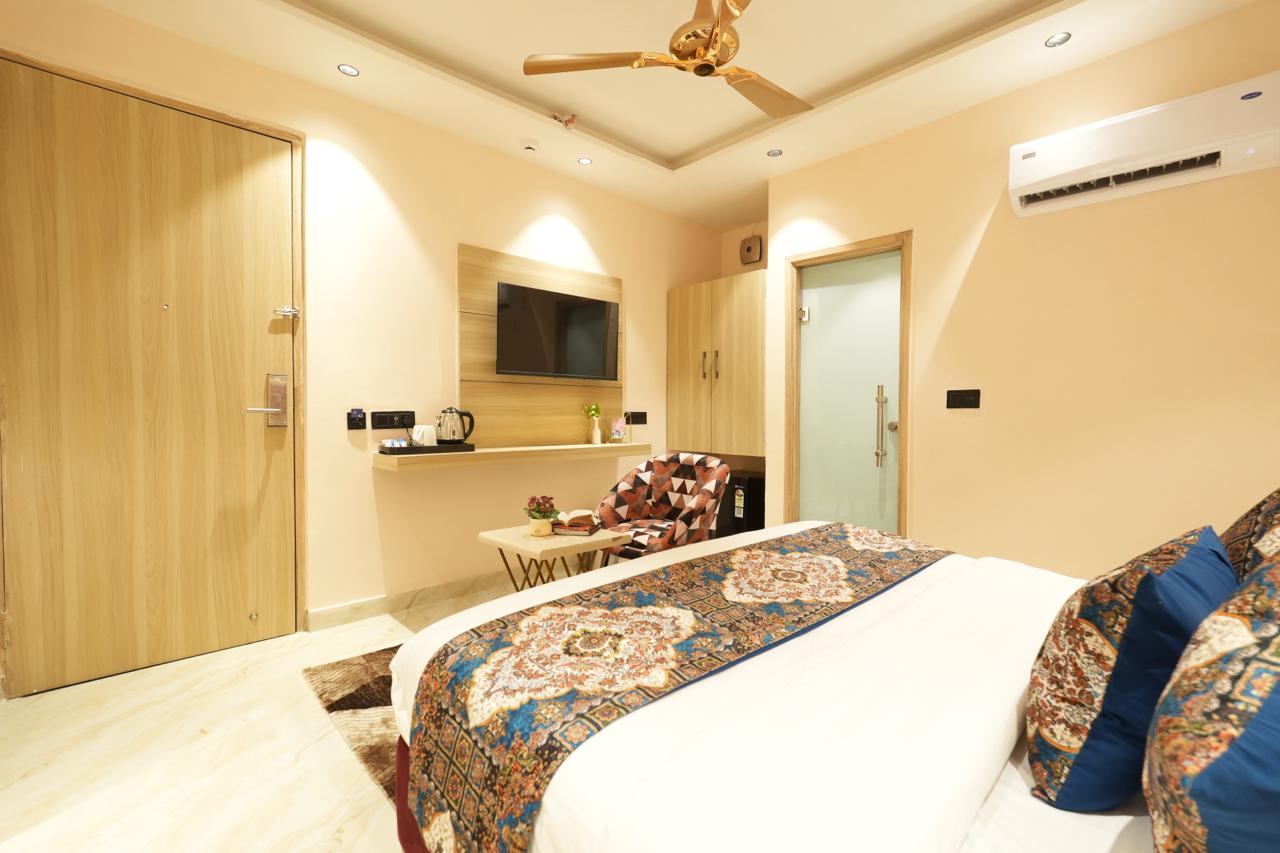 Luxe Stayz Saffron (500 Meters from Golden Temple) - Tap to explore photos