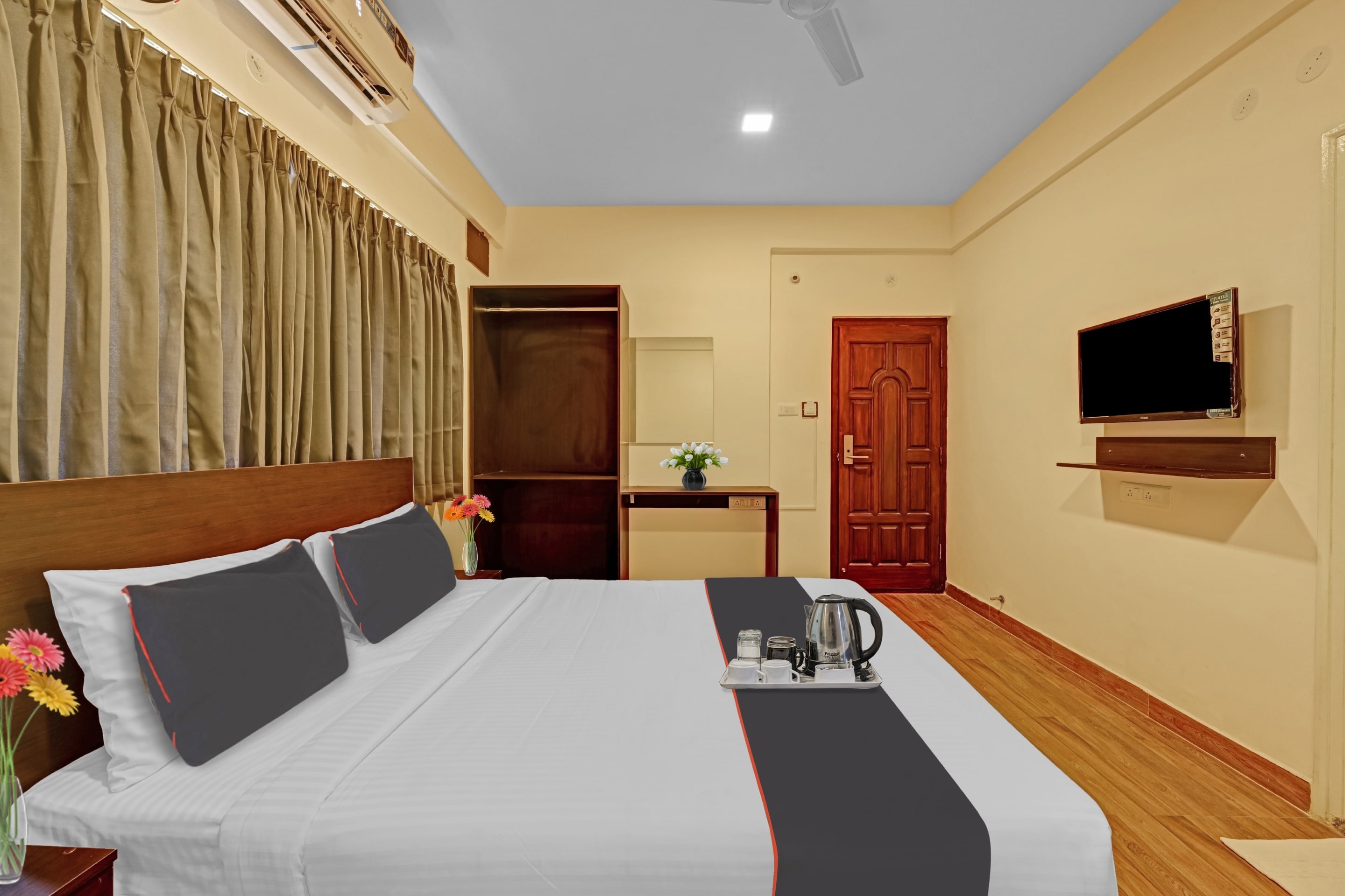 Super Hotel O Manyata Stay Inn - Tap to explore photos