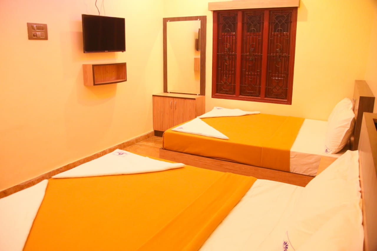 SREE KUMARAN RESIDENCE - Tap to explore photos