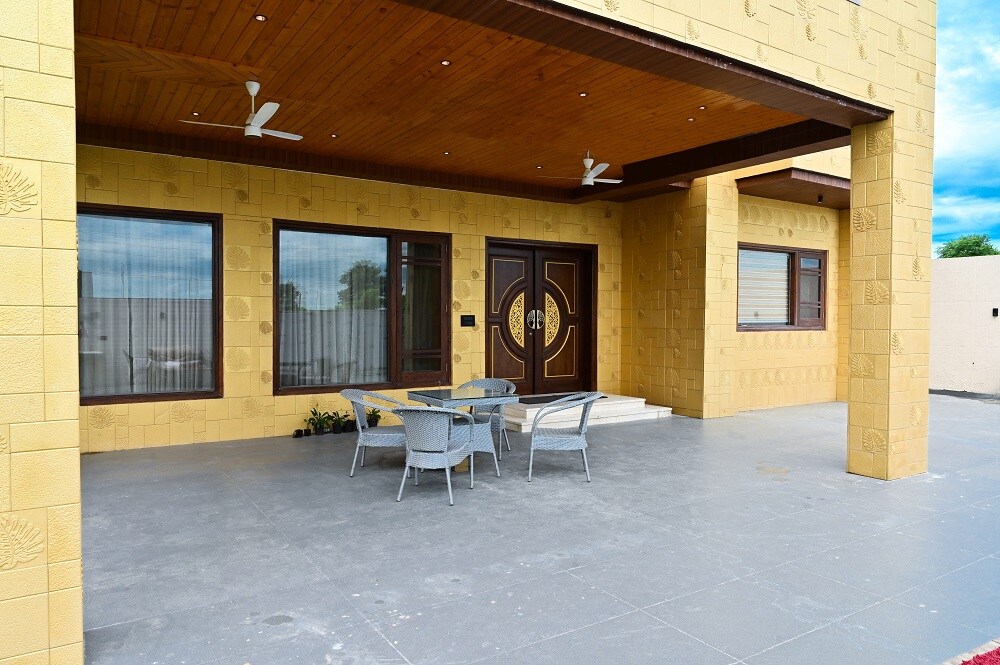 Sukuun Villa Airport Road - Tap to explore photos
