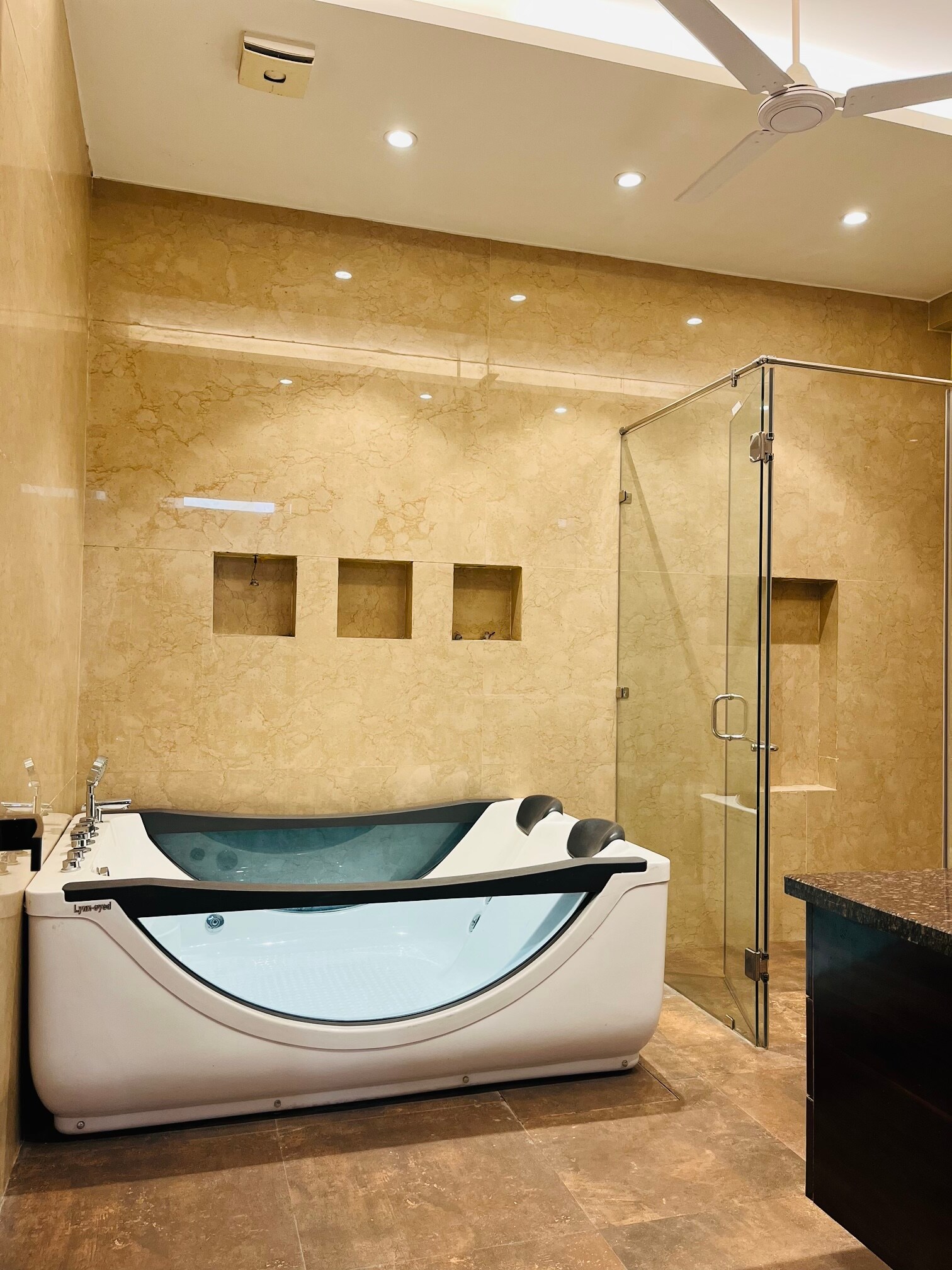 Bellus Living 3BHK @Galleria | Best for GetTogether - Tap to explore photos