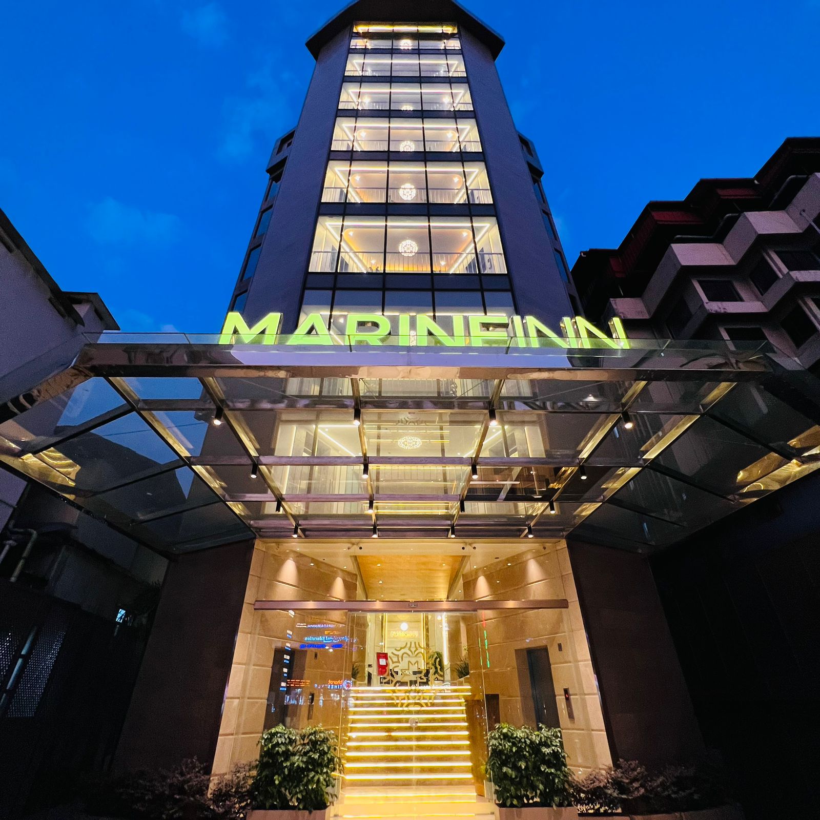 Marine Inn Hotel - Tap to explore photos