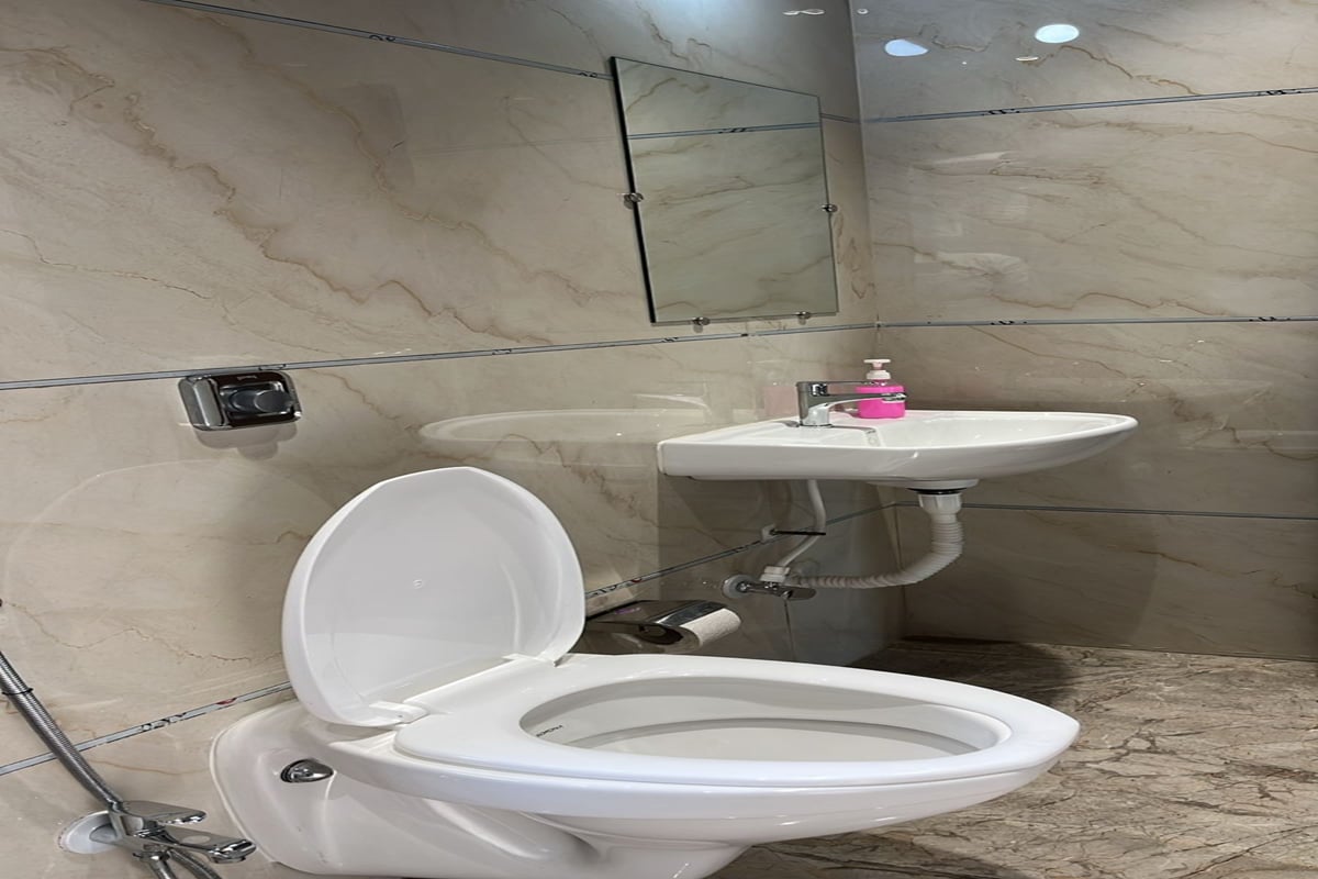 Hotel Leela - Tap to explore photos