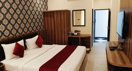 The Parmatma Hotel Room Type - Deluxe Room
