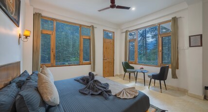 Palm Residency Kasol Room Type - Premium Room with Balcony and Mountain View
