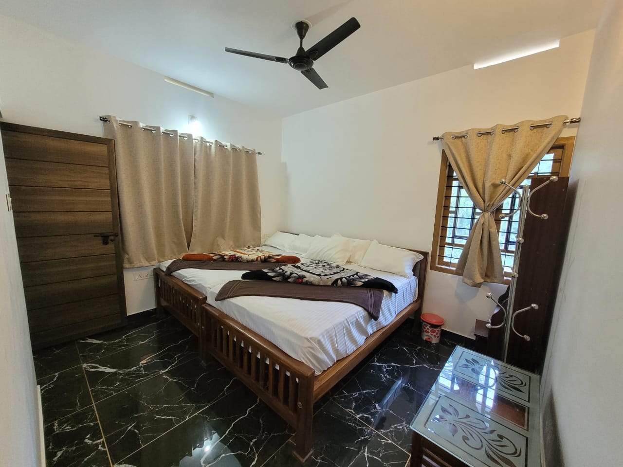 Palm View Homestay Kanthalloor - Tap to explore photos
