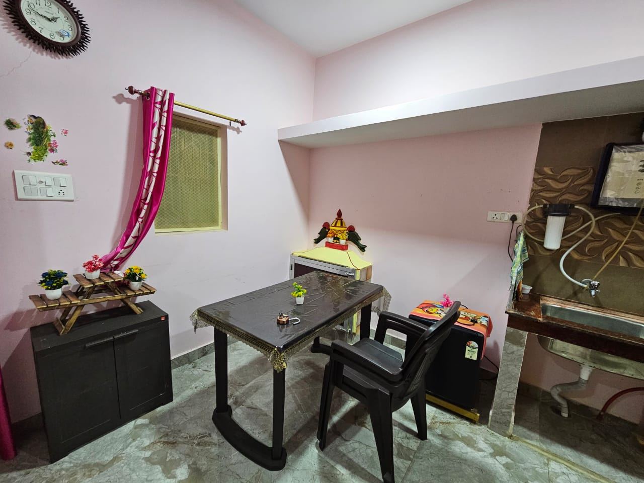 Babita Residency Guest House - Tap to explore photos