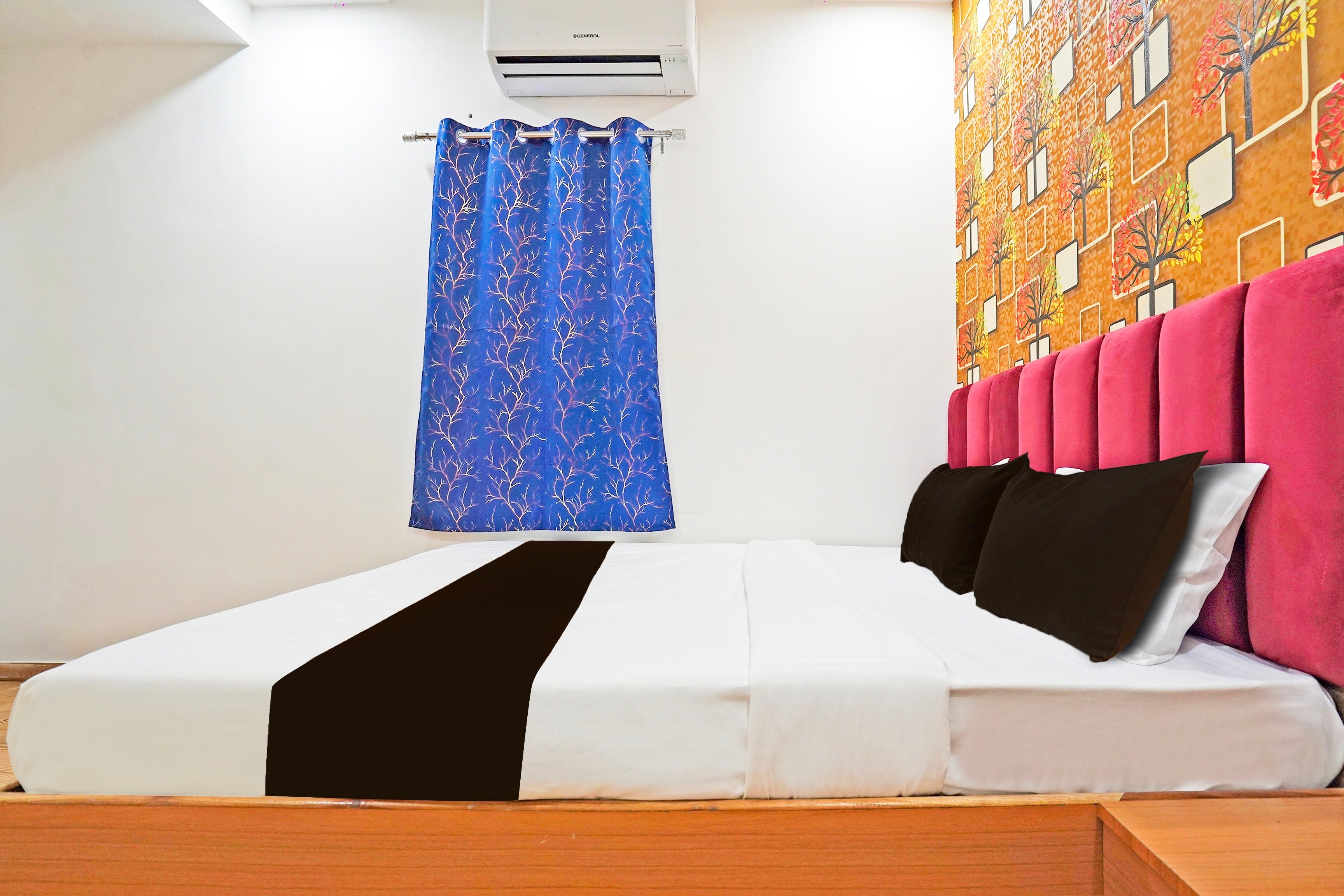 Super Hotel O Sunshine Villa - Tap to explore photos
