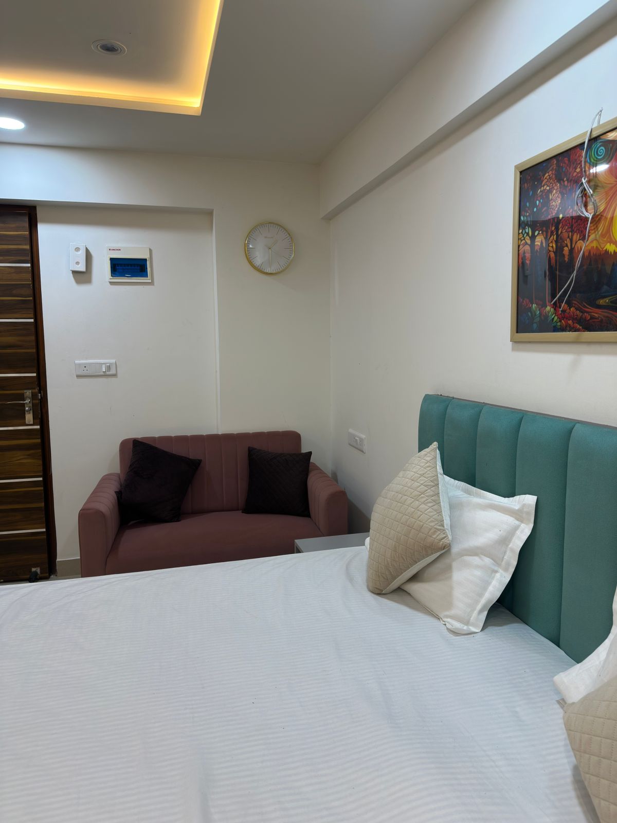 Luxury studio apartment @ Snug haven homestay - Tap to explore photos