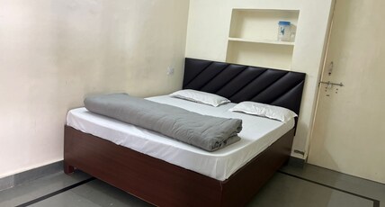 Sethji Hall And Guest House Room Type - Deluxe Room