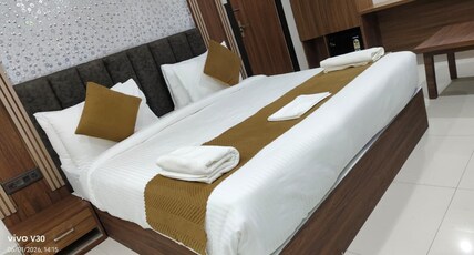 SKS SAFFRON SUITES Room Type - DELUXE ROOM