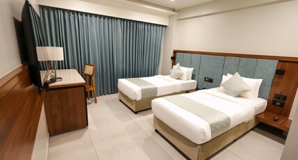 Hotel The Qubice, Kolhapur Room Type - Premium AC Twin Bed