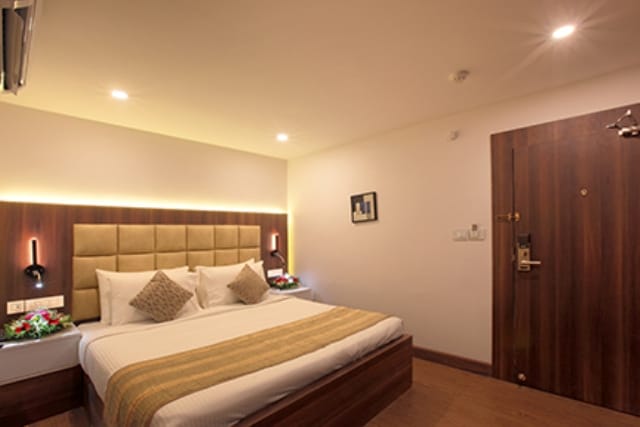 Hotel Kings Empire - Tap to explore photos