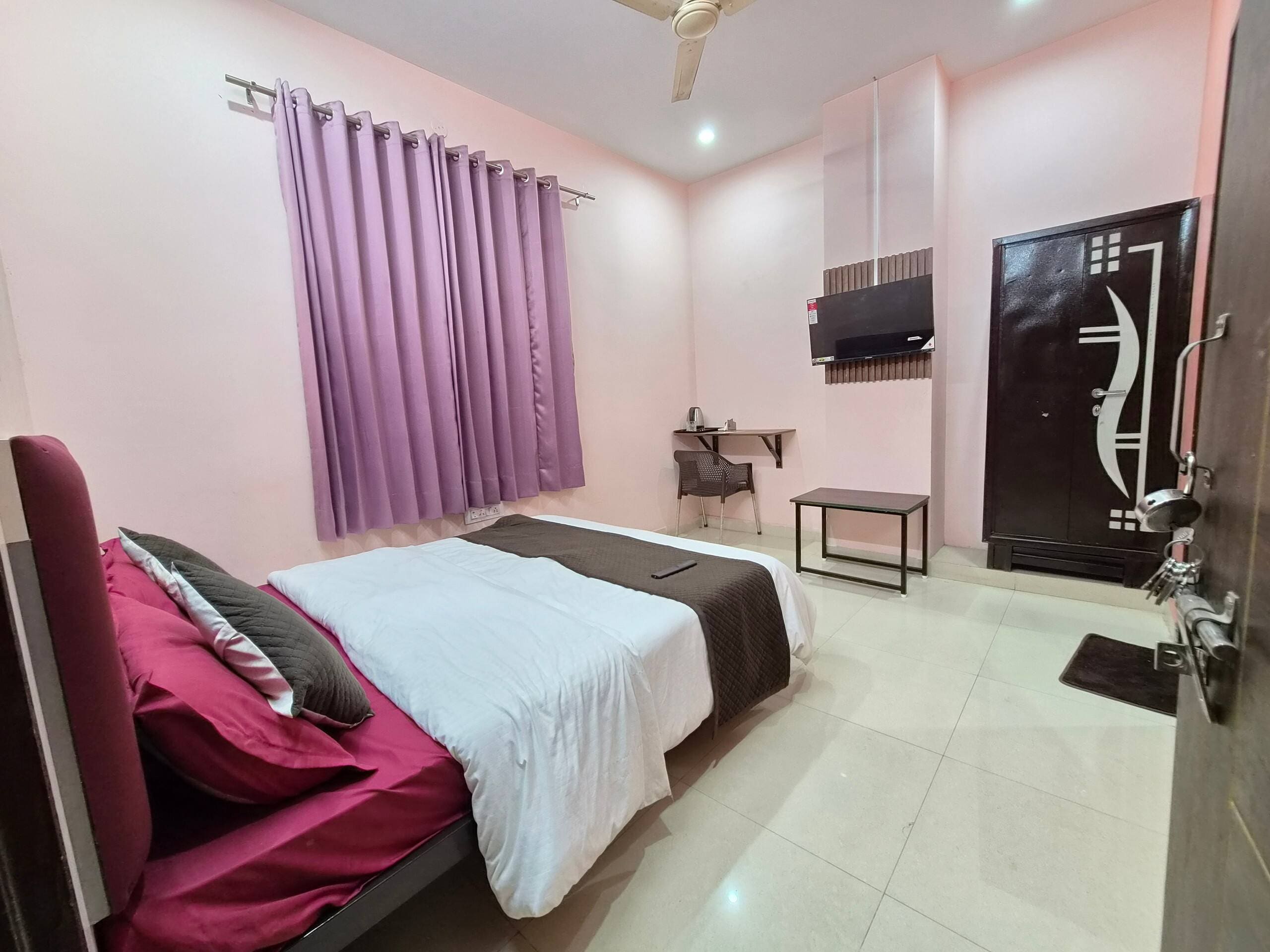 Hotel Delight 101 Rooms Budget Airport - Tap to explore photos