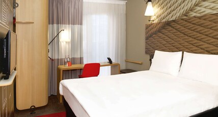 ibis Tbilisi Stadium Hotel Room Type - Superior room with one double bed and balcony ibis Tbilisi Stadium Hotel Room Type - Superior room with one double bed and balcony