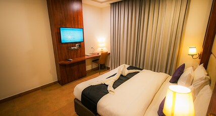 Hotel Dazzling Room Type - Deluxe Corporate Room