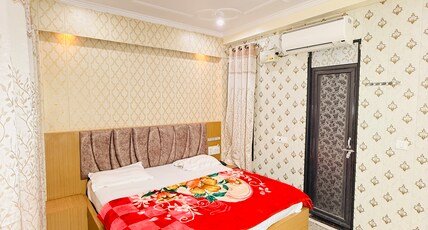 Hotel GuruDev Inn Room Type - Standard Room with City View