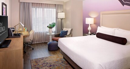 Hotel Indigo Austin Downtown Room Type - 1 King Bed Standard Comm Access