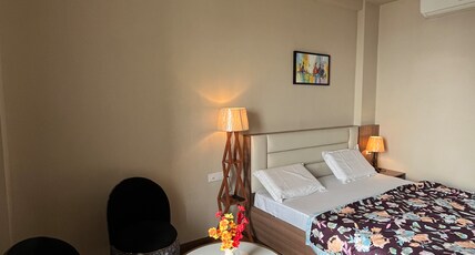 Near Expo Mart Couple Friendly Skyline View Room Type - Near Expo Mart Couple Friendly Skyline View