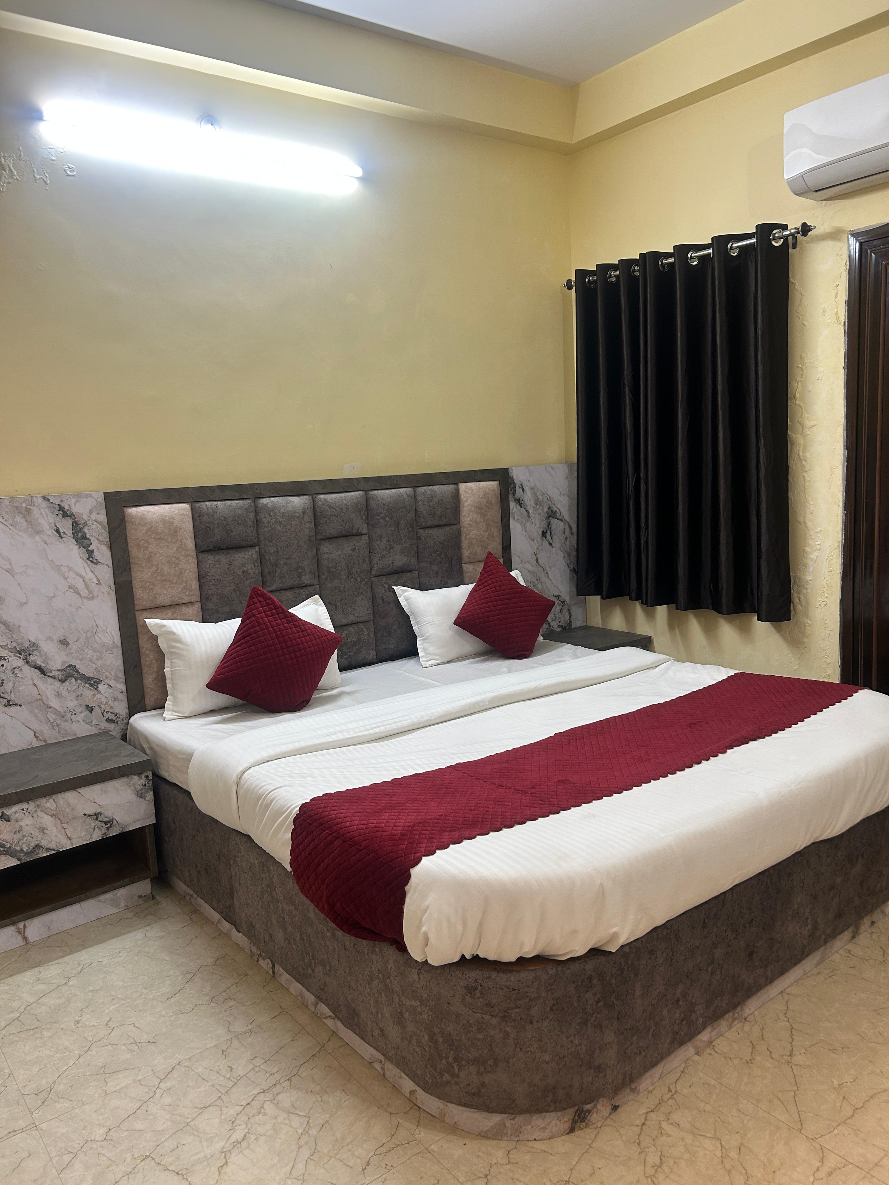 Hotel Dev Vanshi Palace - Tap to explore photos