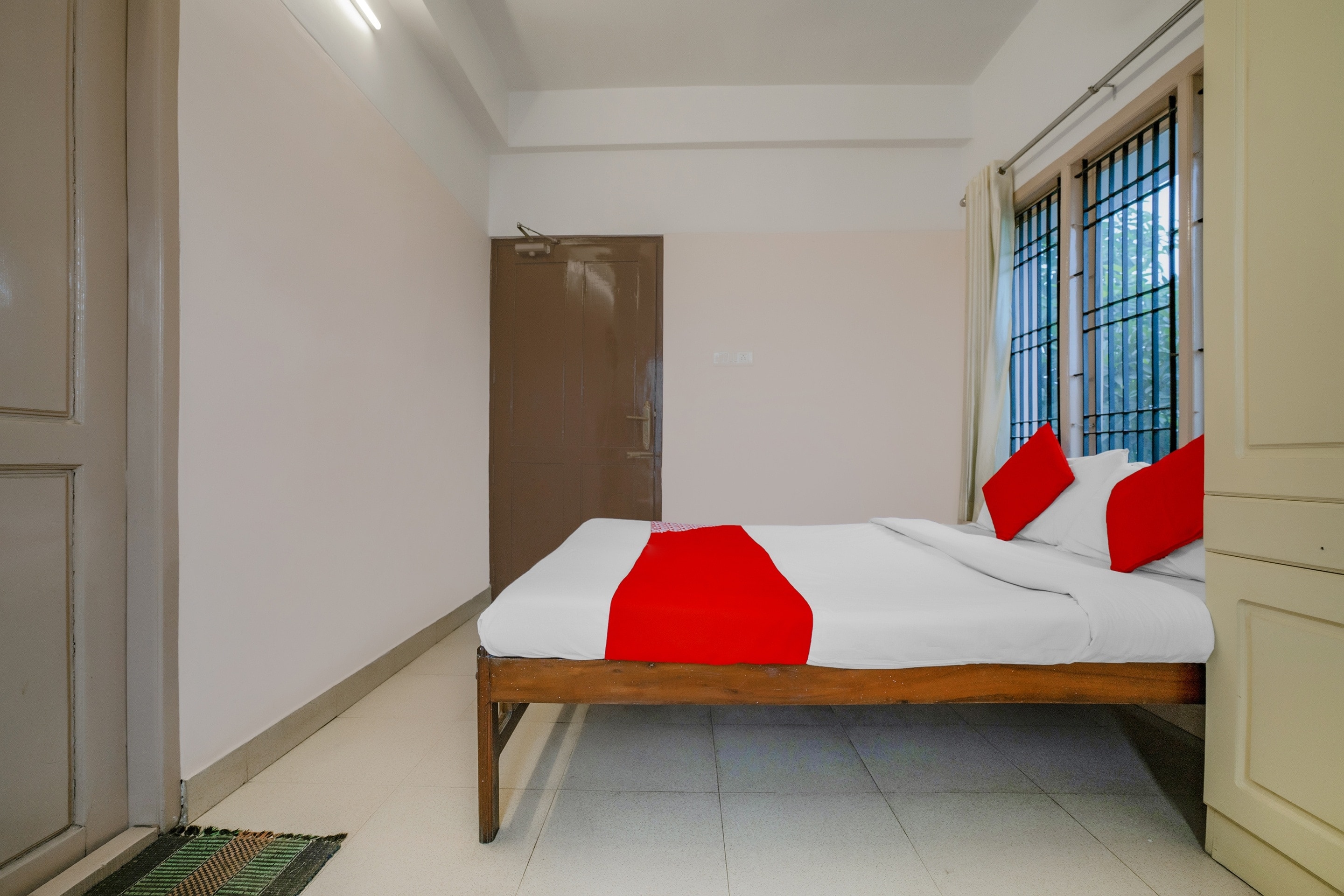 Hotel O Trivandrum Technopark Phase 1 Formerly The Daffodils - Tap to explore photos