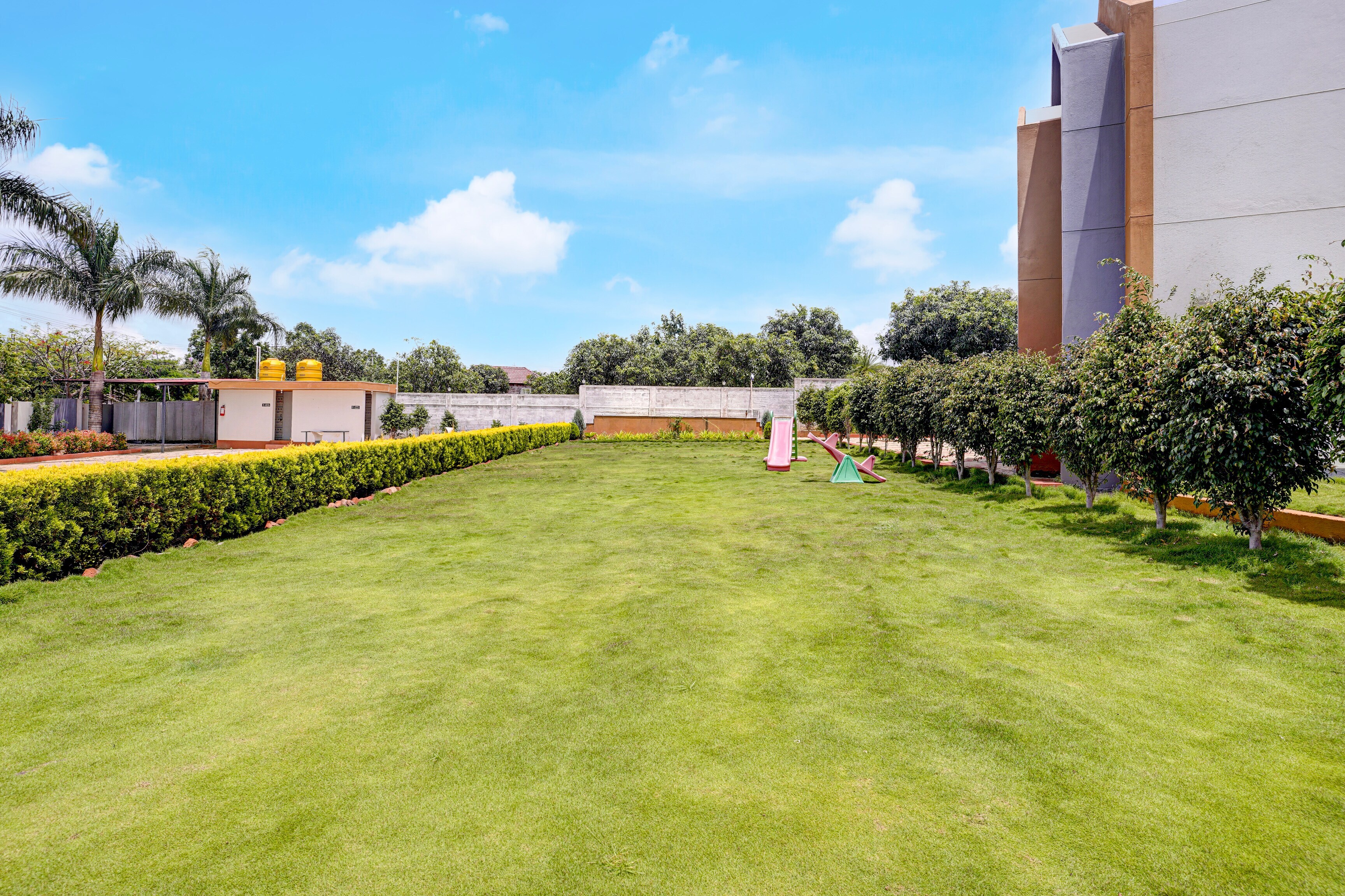 Super Townhouse Oak Rising Water Park Dharwad Formerly Rising Resorts and Spa - Tap to explore photos