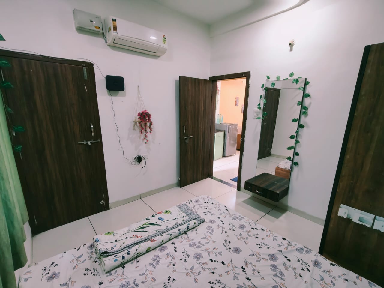 Fully Private 1BHK Couple Friendly Serene Green - Tap to explore photos